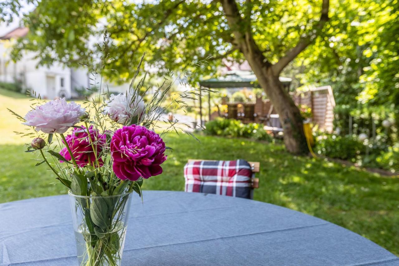 Apartamento Haus am Mühlenbach Hilzingen Exterior foto