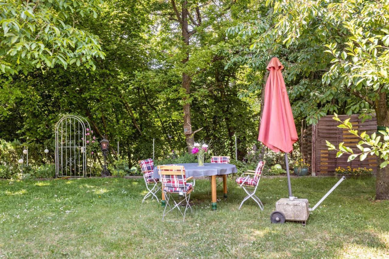 Apartamento Haus am Mühlenbach Hilzingen Exterior foto